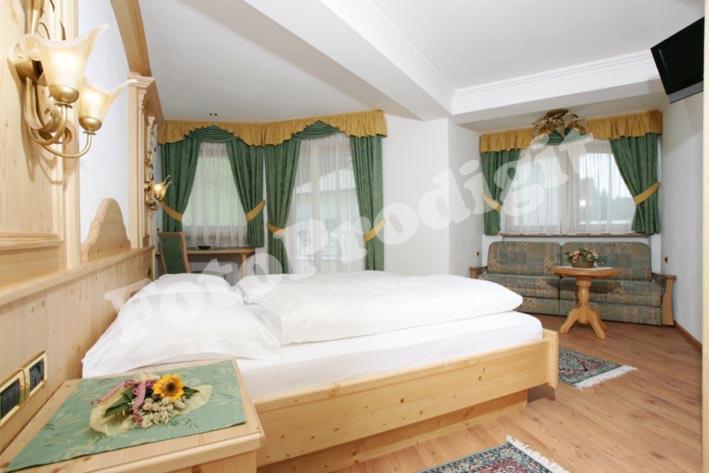 Hotel La Montanina เซลวาดีวัลการ์เดนา ภายนอก รูปภาพ